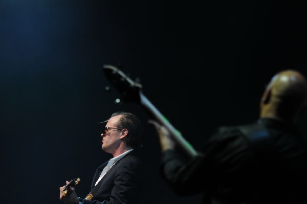 Joe Bonamossa at ACL Live at the Moody Theater, Austin, Texas 12/02/11 - ph