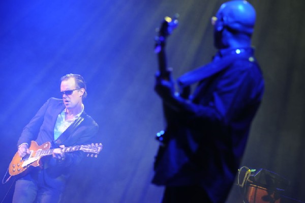 Joe Bonamossa at ACL Live at the Moody Theater, Austin, Texas 12/02/11 - ph