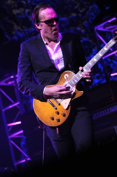 Joe Bonamossa at ACL Live at the Moody Theater, Austin, Texas 12/02/11 - ph