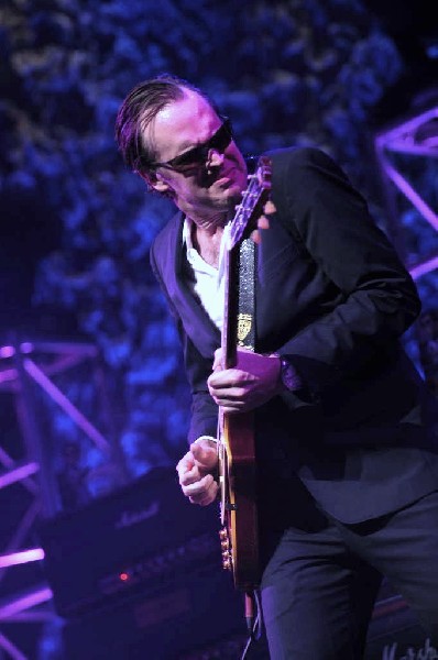 Joe Bonamossa at ACL Live at the Moody Theater, Austin, Texas 12/02/11 - ph