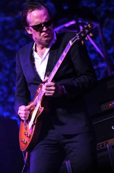 Joe Bonamossa at ACL Live at the Moody Theater, Austin, Texas 12/02/11 - ph