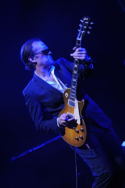 Joe Bonamossa at ACL Live at the Moody Theater, Austin, Texas 12/02/11 - ph