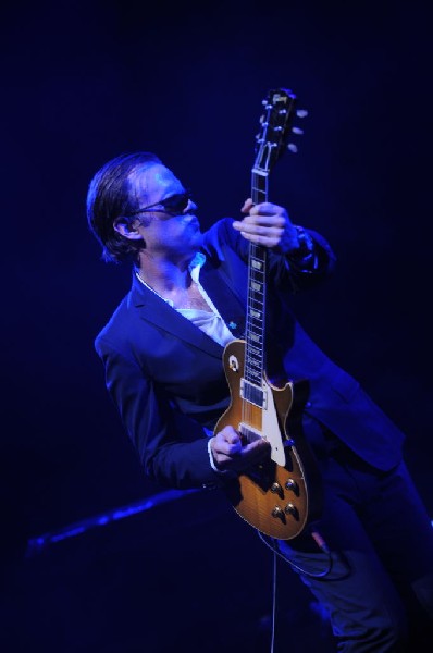 Joe Bonamossa at ACL Live at the Moody Theater, Austin, Texas 12/02/11 - ph