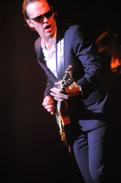 Joe Bonamossa at ACL Live at the Moody Theater, Austin, Texas 12/02/11 - ph