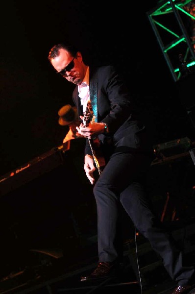 Joe Bonamossa at ACL Live at the Moody Theater, Austin, Texas 12/02/11 - ph