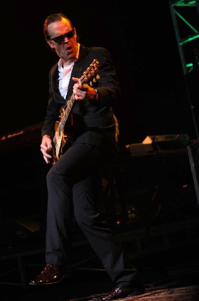 Joe Bonamossa at ACL Live at the Moody Theater, Austin, Texas 12/02/11 - ph