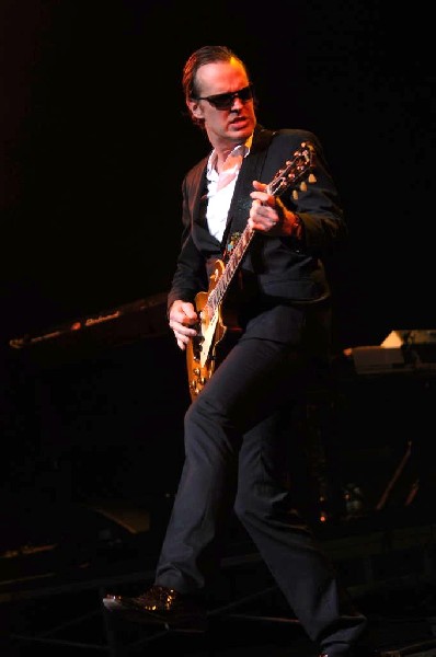 Joe Bonamossa at ACL Live at the Moody Theater, Austin, Texas 12/02/11 - ph