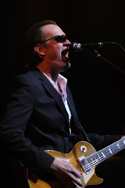 Joe Bonamossa at ACL Live at the Moody Theater, Austin, Texas 12/02/11 - ph