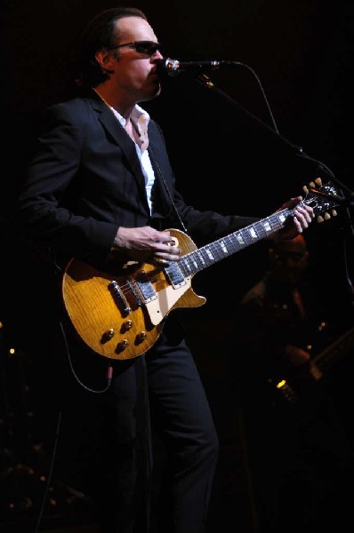 Joe Bonamossa at ACL Live at the Moody Theater, Austin, Texas 12/02/11 - ph