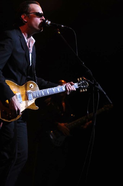 Joe Bonamossa at ACL Live at the Moody Theater, Austin, Texas 12/02/11 - ph