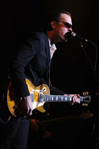 Joe Bonamossa at ACL Live at the Moody Theater, Austin, Texas 12/02/11 - ph
