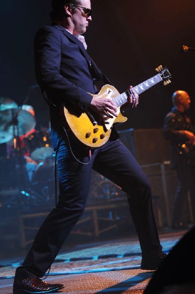 Joe Bonamossa at ACL Live at the Moody Theater, Austin, Texas 12/02/11 - ph