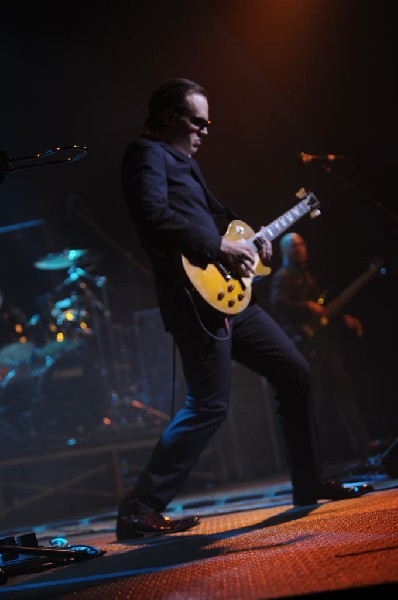 Joe Bonamossa at ACL Live at the Moody Theater, Austin, Texas 12/02/11 - ph