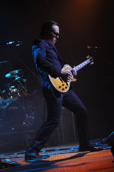 Joe Bonamossa at ACL Live at the Moody Theater, Austin, Texas 12/02/11 - ph