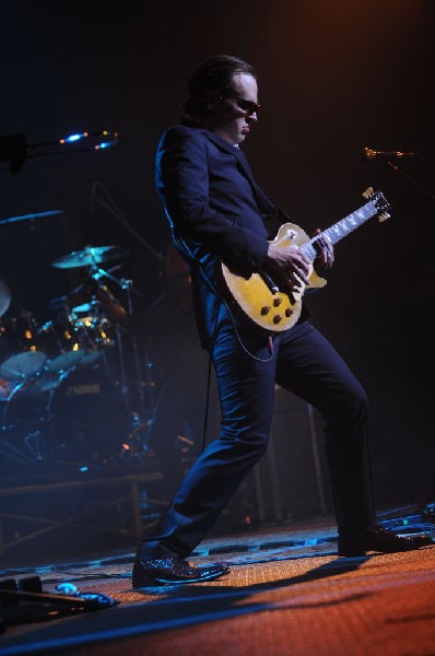 Joe Bonamossa at ACL Live at the Moody Theater, Austin, Texas 12/02/11 - ph