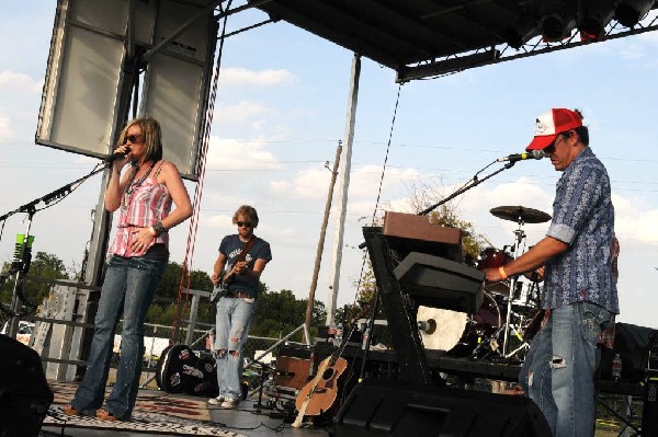 Kristen Kelly at the Hutto 100 Celebration Music Festival, Hutto, Texas 07/