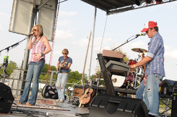 Kristen Kelly at the Hutto 100 Celebration Music Festival, Hutto, Texas 07/