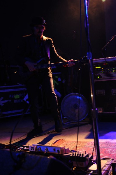 Les Claypool at Stubb's BarBQ, Austin, Texas 04/19/10