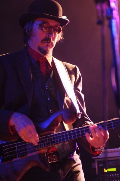 Les Claypool at Stubb's BarBQ, Austin, Texas 04/19/10