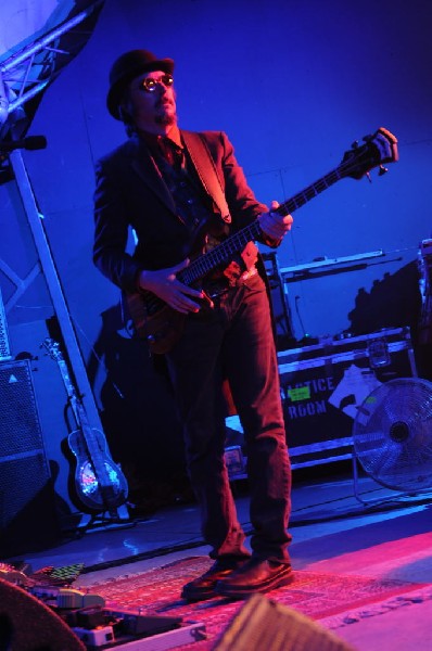 Les Claypool at Stubb's BarBQ, Austin, Texas 04/19/10