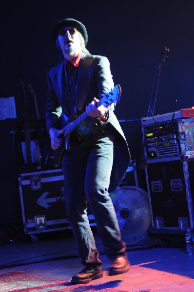 Les Claypool at Stubb's BarBQ, Austin, Texas 04/19/10