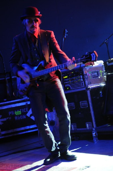Les Claypool at Stubb's BarBQ, Austin, Texas 04/19/10