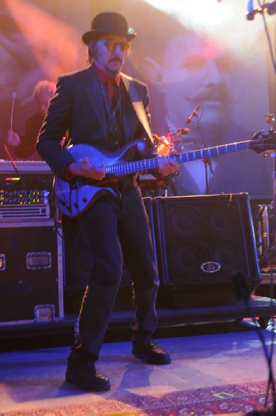 Les Claypool at Stubb's BarBQ, Austin, Texas 04/19/10