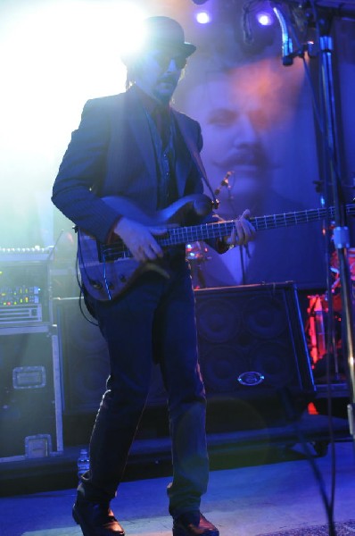 Les Claypool at Stubb's BarBQ, Austin, Texas 04/19/10
