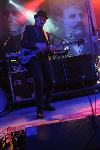 Les Claypool at Stubb's BarBQ, Austin, Texas 04/19/10