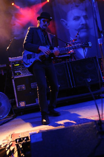 Les Claypool at Stubb's BarBQ, Austin, Texas 04/19/10