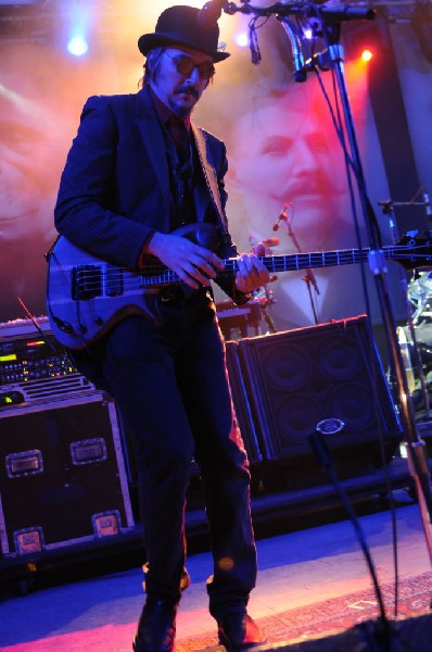 Les Claypool at Stubb's BarBQ, Austin, Texas 04/19/10