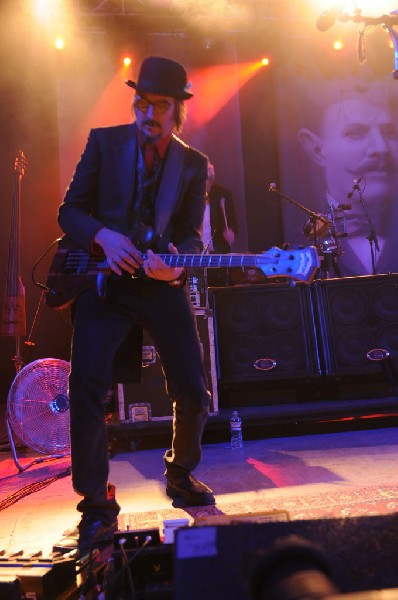 Les Claypool at Stubb's BarBQ, Austin, Texas 04/19/10