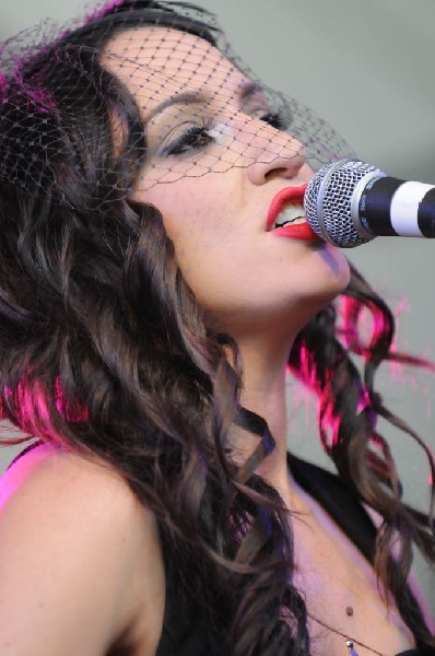 Lindi Ortega at Stubb's BarBQ, Austin, Texas 05/06/12