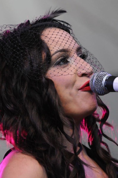 Lindi Ortega at Stubb's BarBQ, Austin, Texas 05/06/12