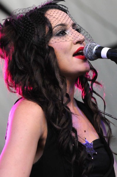 Lindi Ortega at Stubb's BarBQ, Austin, Texas 05/06/12