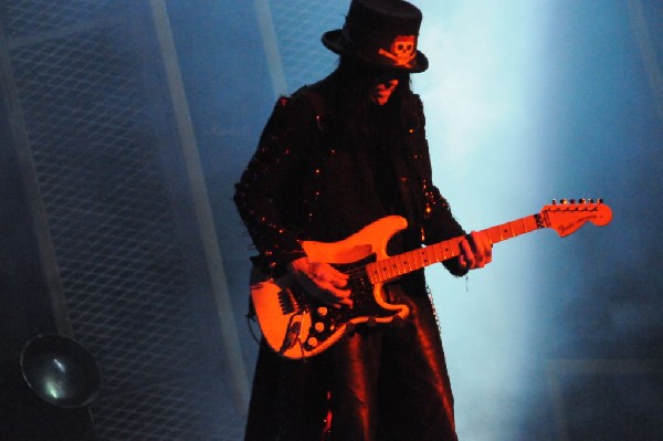 M�tley Cr�e at the Verizon Wireless Amphitheater, Selma, Texas