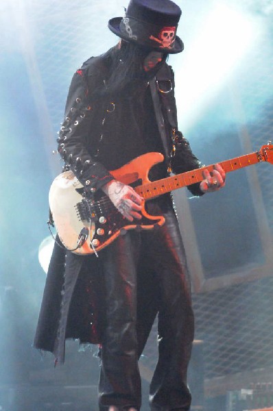 M�tley Cr�e at the Verizon Wireless Amphitheater, Selma, Texas