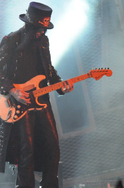 M�tley Cr�e at the Verizon Wireless Amphitheater, Selma, Texas