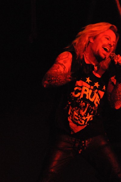 M�tley Cr�e at the Verizon Wireless Amphitheater, Selma, Texas