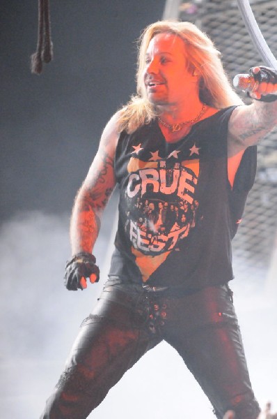 M�tley Cr�e at the Verizon Wireless Amphitheater, Selma, Texas