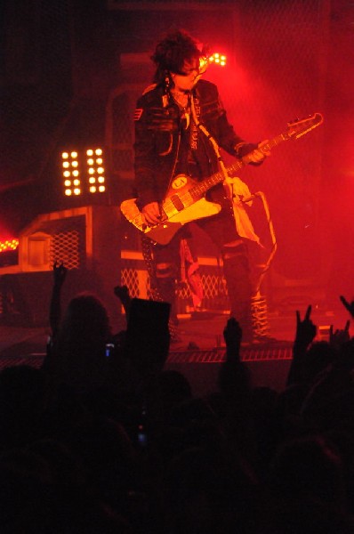 M�tley Cr�e at the Verizon Wireless Amphitheater, Selma, Texas