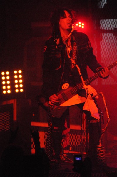 M�tley Cr�e at the Verizon Wireless Amphitheater, Selma, Texas