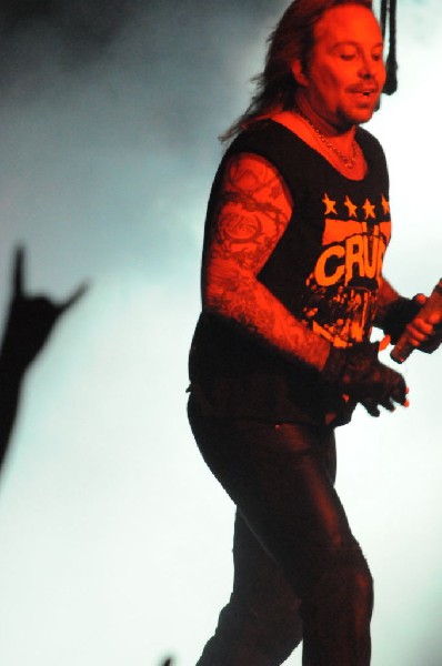 M�tley Cr�e at the Verizon Wireless Amphitheater, Selma, Texas