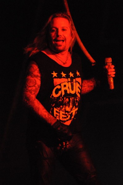 M�tley Cr�e at the Verizon Wireless Amphitheater, Selma, Texas