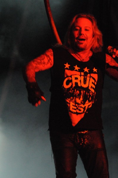 M�tley Cr�e at the Verizon Wireless Amphitheater, Selma, Texas