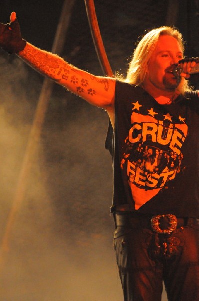 M�tley Cr�e at the Verizon Wireless Amphitheater, Selma, Texas