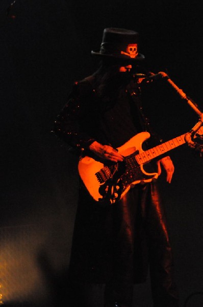 M�tley Cr�e at the Verizon Wireless Amphitheater, Selma, Texas