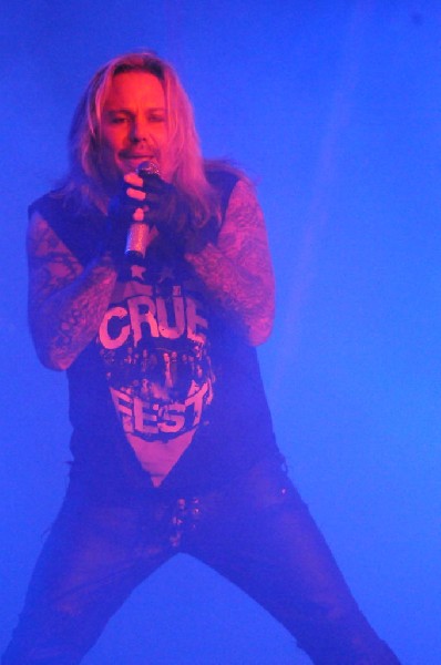 M�tley Cr�e at the Verizon Wireless Amphitheater, Selma, Texas