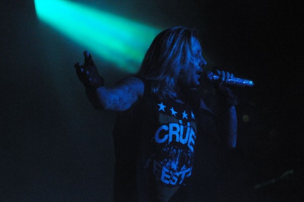 M�tley Cr�e at the Verizon Wireless Amphitheater, Selma, Texas