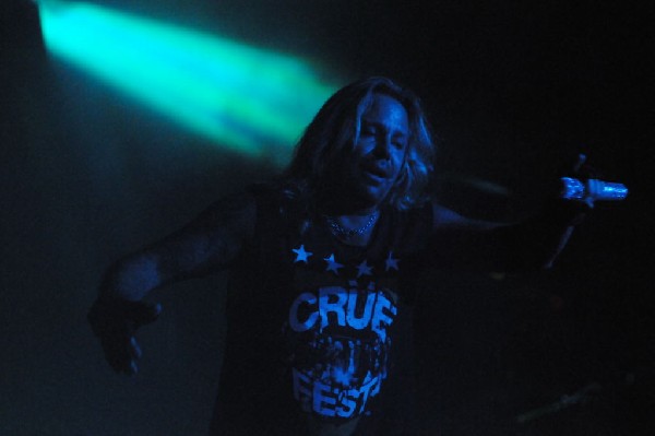 M�tley Cr�e at the Verizon Wireless Amphitheater, Selma, Texas